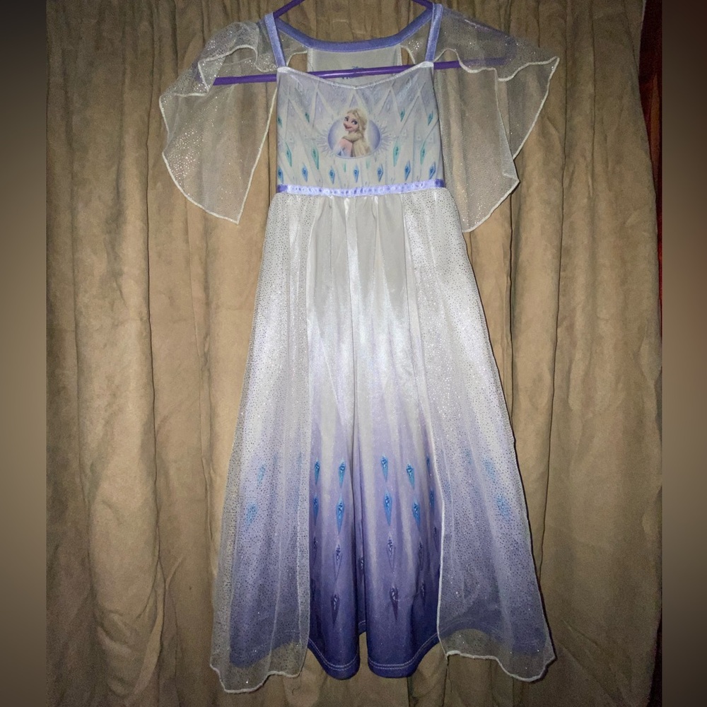 Disney frozen girls nightgown, size 6